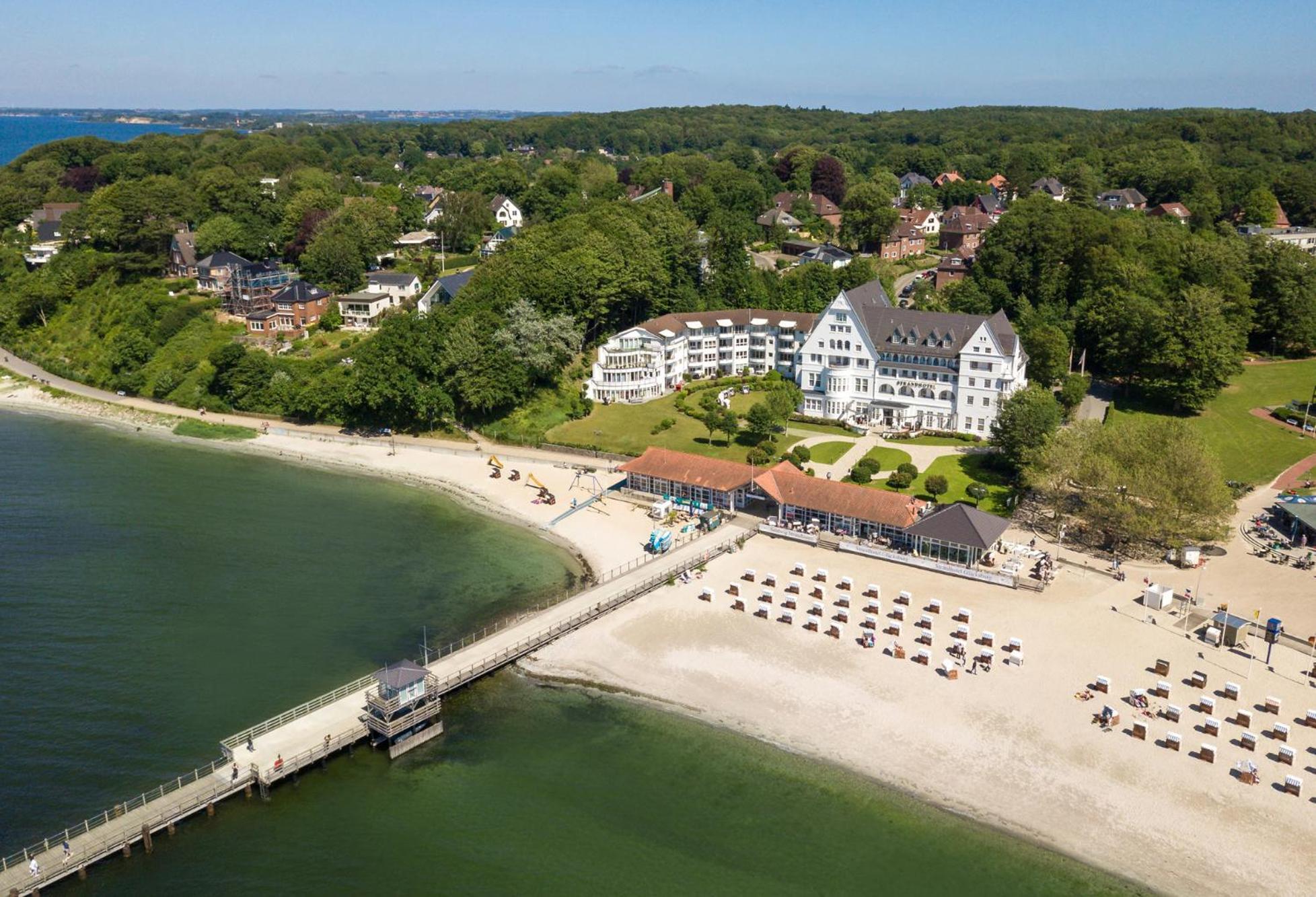 Strandhotel Gluecksburg Exterior photo