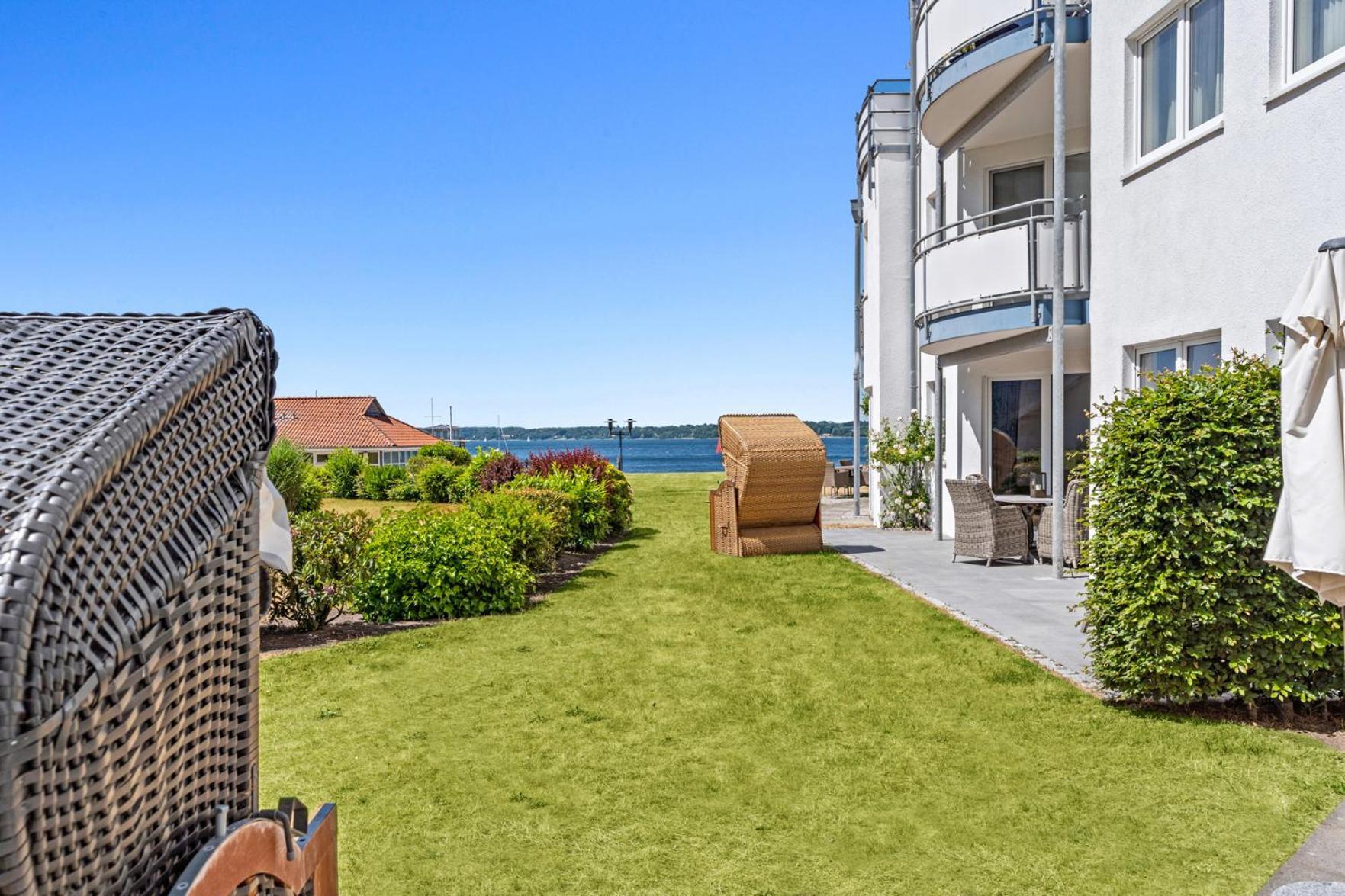 Strandhotel Gluecksburg Exterior photo